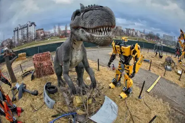 Dinosaurs vs Robots photo 1