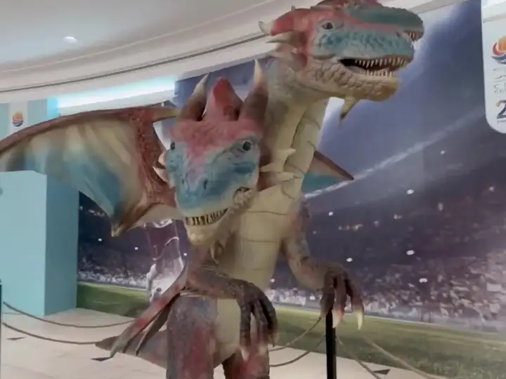 Two dragons in front of the shops on the main floor